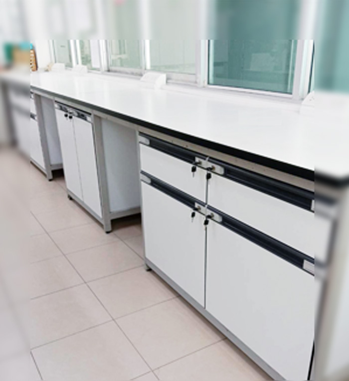 ปรับปรุงโต๊ะกลาง , โต๊ะชิดผนัง, เฟอร์นิเจอร์